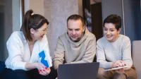 Edukacja i terapia osób z zaburzeniami ze spektrum autyzmu | Studia podyplomowe w Bydgoszczy | Uniwersytet WSB Merito Bydgoszcz: Główna grafika: Bydgoszcz-studia podyplomowe-studenci podczas zajęć