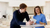 HR Business partner z controllingiem personalnym | Studia podyplomowe w Bydgoszczy | Uniwersytet WSB Merito Bydgoszcz: Główna grafika: Bydgoszcz-studia podyplomowe-studenci podczas zajęć