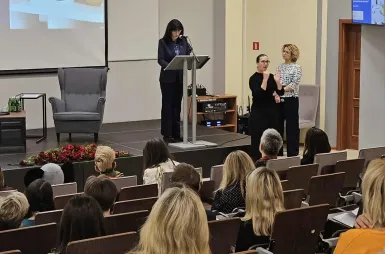 Międzynarodowa konferencja | „Uważność i współczucie - o mądrości, która wspiera dobrostan i może zmieniać świat” [GALERIA ZDJĘĆ] | Aktualności | Uniwersytet WSB Merito Bydgoszcz: Międzynarodowa konferencja | „Uważność i współczucie - o mądrości, która wspiera dobrostan i może zmieniać świat” – prelekcja