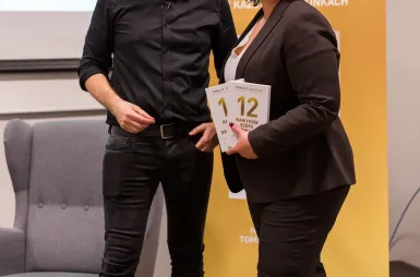 19 listopada | Premiera książki Tomasza Gordona - „12 nawyków szefa doskonałego” | Uniwersytet WSB Merito Bydgoszcz: Premiera książki Tomasza Gordona „12 nawyków szefa doskonałego” – Tomasz Gordon podpisujący książki
