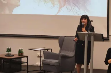 Międzynarodowa konferencja | „Uważność i współczucie - o mądrości, która wspiera dobrostan i może zmieniać świat” [GALERIA ZDJĘĆ] | Aktualności | Uniwersytet WSB Merito Bydgoszcz: Międzynarodowa konferencja | „Uważność i współczucie - o mądrości, która wspiera dobrostan i może zmieniać świat” – prelekcja
