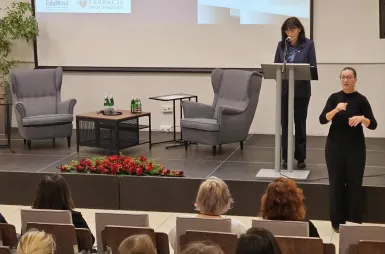 Międzynarodowa konferencja | „Uważność i współczucie - o mądrości, która wspiera dobrostan i może zmieniać świat” [GALERIA ZDJĘĆ] | Aktualności | Uniwersytet WSB Merito Bydgoszcz: Międzynarodowa konferencja | „Uważność i współczucie - o mądrości, która wspiera dobrostan i może zmieniać świat” – prelekcja