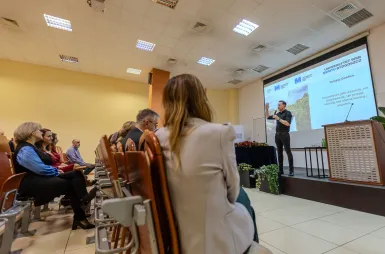 Inauguracja studiów MBA 2025/2026 [GALERIA ZDJĘĆ] | Aktualności | Uniwersytet WSB Merito Bydgoszcz: Inauguracja studiów MBA – wykład inauguracyjny prowadzi Tomasz Gordon