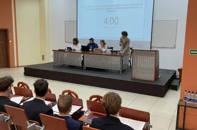 Debata oksfordzka w ramach Kujawsko‑Pomorskiej Ligi Debat na Uniwersytecie WSB Merito Bydgoszcz | 18.12.2025 [GALERIA ZDJĘĆ] | Aktualności | Uniwersytet WSB Merito Bydgoszcz: uczestnicy debaty oksfordzkiej