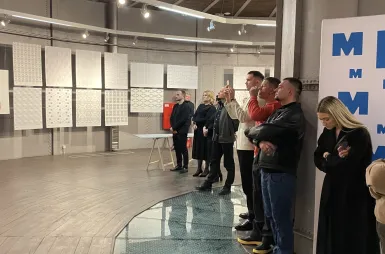 Wystawa prac studentów kierunku design w biznesie | 06.02–03.03.2026 [GALERIA ZDJĘĆ] | Aktualności | Uniwersytet WSB Merito Bydgoszcz: uczestnicy wernisażu prac studentów kierunku design w biznesie