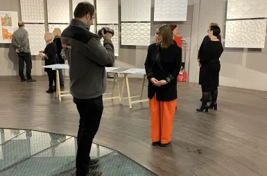 Wystawa prac studentów kierunku design w biznesie | 06.02–03.03.2026 [GALERIA ZDJĘĆ] | Aktualności | Uniwersytet WSB Merito Bydgoszcz: uczestnicy wernisażu prac studentów kierunku design w biznesie