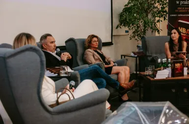 MBA Day: Lider zaczyna się od ludzi. O zaufaniu, komunikacji i dojrzałości menedżerskiej [GALERIA ZDJĘĆ] | Aktualności | Uniwersytet WSB Merito Bydgoszcz: uczestnicy MBA Day