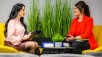 Nutripsychiatria | Studia podyplomowe w Chorzowie | Uniwersytet WSB Merito Chorzów: studentki rozmawiające ze sobą