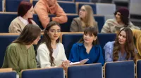 Zarządzanie w transporcie lotnicznym | Studia II stopnia w Chorzowie | Uniwersytet WSB Merito Chorzów: studenci uczący się na auli wykładowej