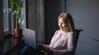 Zarządzanie zasobami ludzkimi - specjalista HR | Studia podyplomowe w Chorzowie | Uniwersytet WSB Merito Chorzów: uczestniczka studiów podyplomowych uczestnicząca w zajęciach online