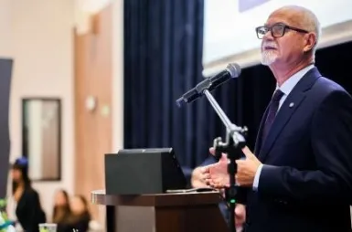 Quod bonum, felix, faustum fortunatumque sit! Uniwersytet WSB Merito Chorzów rozpoczął rok akademicki 2025/2026 | Aktualności | Uniwersytet WSB Merito Chorzów: Inauguracja roku akademickiego