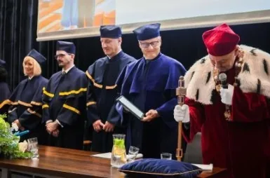 Quod bonum, felix, faustum fortunatumque sit! Uniwersytet WSB Merito Chorzów rozpoczął rok akademicki 2025/2026 | Aktualności | Uniwersytet WSB Merito Chorzów: Inauguracja roku akademickiego