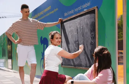 Aktualności | Uniwersytet WSB Merito Chorzów: studenci w plenerze 