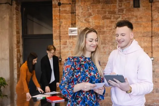 Programowanie | Studia I stopnia w Chorzowie | Uniwersytet WSB Merito Chorzów: studenci pracujący nad projektem końcowym
