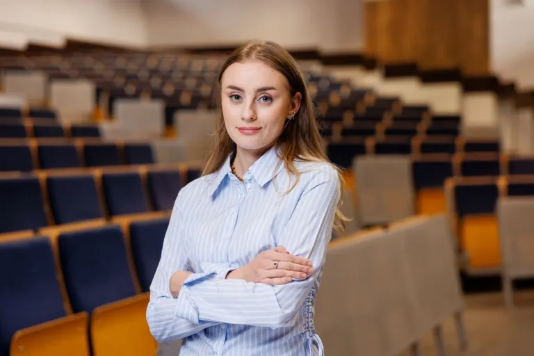 Pedagogika resocjalizacyjna z socjoterapią | Studia II stopnia w Chorzowie | Uniwersytet WSB Merito Chorzów: studentka na auli