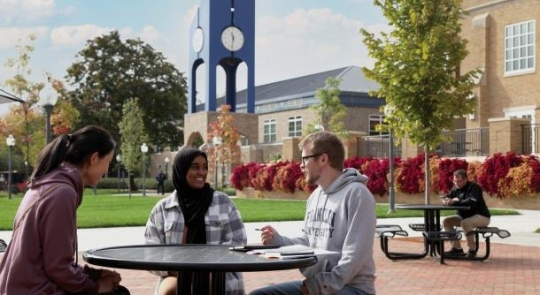Advance from Bachelor’s to Master’s in the USA with Franklin University | WSB Merito Bydgoszcz University: talking students