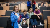 Biznes międzynarodowy | Studia I stopnia w Gdańsku | Uniwersytet WSB Merito w Gdańsku: Główne zdjęcie: Gdańsk, grupa studentów w sali wykładowej