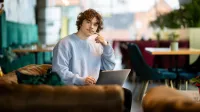 Informatyka przemysłowa z elementami industry IoT | Studia I stopnia w Gdańsku | Uniwersytet WSB Merito w Gdańsku: student laptop