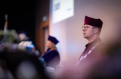 Uroczystość wręczenia dyplomów absolwentom 2025 za nami! | Aktualności | Uniwersytet WSB Merito w Gdańsku: zdjecie