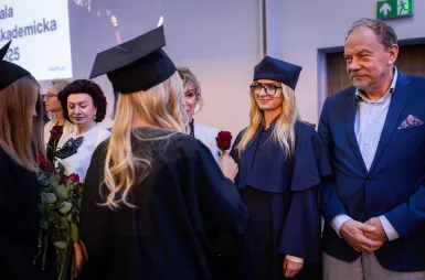 Uroczystość wręczenia dyplomów absolwentom 2025 za nami! | Aktualności | Uniwersytet WSB Merito w Gdańsku: Zdjęcie