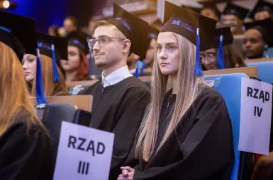 Uroczystość wręczenia dyplomów absolwentom 2025 za nami! | Aktualności | Uniwersytet WSB Merito w Gdańsku: zdj