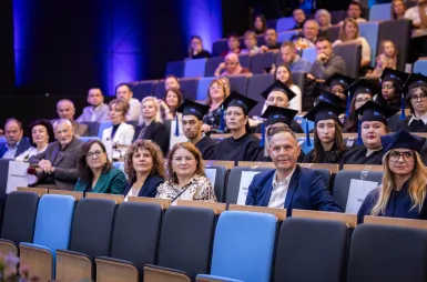 Uroczystość wręczenia dyplomów absolwentom 2025 za nami! | Aktualności | Uniwersytet WSB Merito w Gdańsku: zdjecie