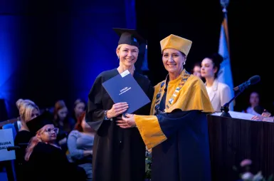 Uroczystość wręczenia dyplomów absolwentom 2025 za nami! | Aktualności | Uniwersytet WSB Merito w Gdańsku: Zdjęcie