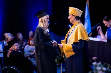 Uroczystość wręczenia dyplomów absolwentom 2025 za nami! | Aktualności | Uniwersytet WSB Merito w Gdańsku: zdjecie