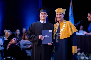 Uroczystość wręczenia dyplomów absolwentom 2025 za nami! | Aktualności | Uniwersytet WSB Merito w Gdańsku: zdj