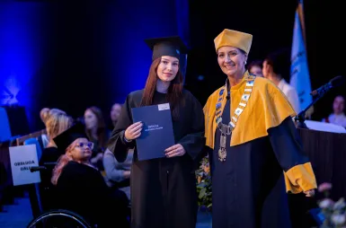 Uroczystość wręczenia dyplomów absolwentom 2025 za nami! | Aktualności | Uniwersytet WSB Merito w Gdańsku: zdj