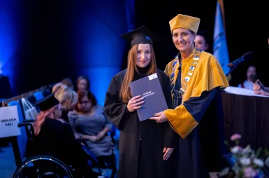 Uroczystość wręczenia dyplomów absolwentom 2025 za nami! | Aktualności | Uniwersytet WSB Merito w Gdańsku: zdj