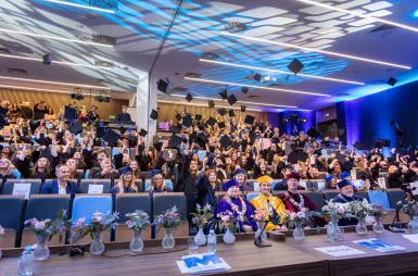 Uroczystość wręczenia dyplomów absolwentom 2025 za nami! | Aktualności | Uniwersytet WSB Merito w Gdańsku: Zdjęcie