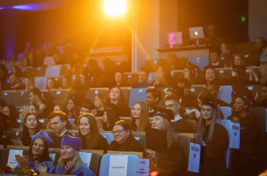 Uroczystość wręczenia dyplomów absolwentom 2025 za nami! | Aktualności | Uniwersytet WSB Merito w Gdańsku: zdj