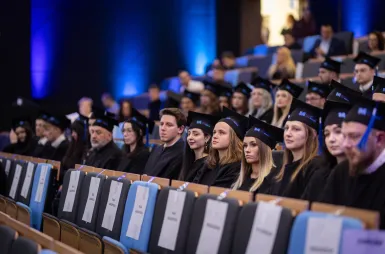 Uroczystość wręczenia dyplomów absolwentom 2025 za nami! | Aktualności | Uniwersytet WSB Merito w Gdańsku: zdj