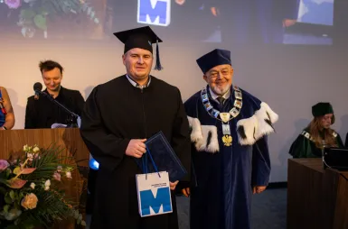 Uroczystość wręczenia dyplomów absolwentom 2025 za nami! | Aktualności | Uniwersytet WSB Merito w Gdańsku: zdj