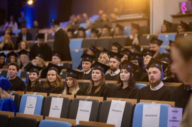 Uroczystość wręczenia dyplomów absolwentom 2025 za nami! | Aktualności | Uniwersytet WSB Merito w Gdańsku: Zdjęcie