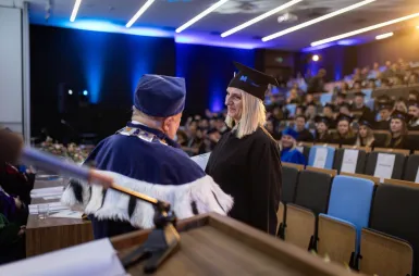 Uroczystość wręczenia dyplomów absolwentom 2025 za nami! | Aktualności | Uniwersytet WSB Merito w Gdańsku: zdj