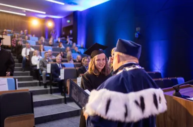 Uroczystość wręczenia dyplomów absolwentom 2025 za nami! | Aktualności | Uniwersytet WSB Merito w Gdańsku: zdj