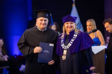Uroczystość wręczenia dyplomów absolwentom 2025 za nami! | Aktualności | Uniwersytet WSB Merito w Gdańsku: Zdjęcie