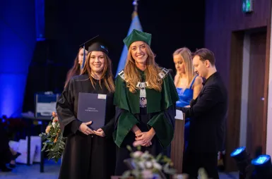 Uroczystość wręczenia dyplomów absolwentom 2025 za nami! | Aktualności | Uniwersytet WSB Merito w Gdańsku: zdj