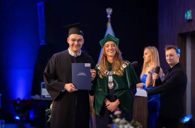 Uroczystość wręczenia dyplomów absolwentom 2025 za nami! | Aktualności | Uniwersytet WSB Merito w Gdańsku: Zdjęcie