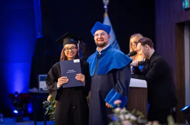 Uroczystość wręczenia dyplomów absolwentom 2025 za nami! | Aktualności | Uniwersytet WSB Merito w Gdańsku: Zdjęcie