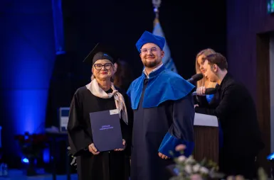 Uroczystość wręczenia dyplomów absolwentom 2025 za nami! | Aktualności | Uniwersytet WSB Merito w Gdańsku: zdj