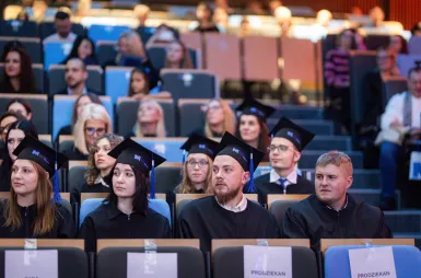 Uroczystość wręczenia dyplomów absolwentom 2025 za nami! | Aktualności | Uniwersytet WSB Merito w Gdańsku: Zdjęcie