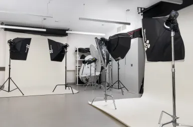 Nowoczesne pracownie i laboratoria | Uniwersytet WSB Merito w Gdańsku: atelier fotograficzne