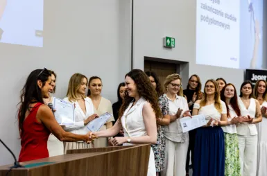 Uroczyste zakończenie studiów podyplomowych 2025/2026 za nami! | Aktualności | Uniwersytet WSB Merito w Gdańsku: zdj
