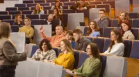 Bezpieczeństwo i higiena pracy z certyfikatem audytora wewnętrznego BHP | Studia podyplomowe w Gdyni | Uniwersytet WSB Merito Gdynia: Studenci na auli 