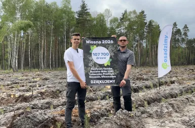 Posadziliśmy wspólnie 5000 drzew! Finał akcji „Drzewko za eLegitymację” | Aktualności | Uniwersytet WSB Merito Gdynia: Posadziliśmy wspólnie 5000 drzew!