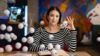 CyberAI: zintegrowane bezpieczeństwo i   sztuczna inteligencja | Studia podyplomowe w Łodzi | Uniwersytet WSB Merito Łódź: Studentka Uniwersytetu WSB Merito w Łodzi pozuje do zdjęcia.
