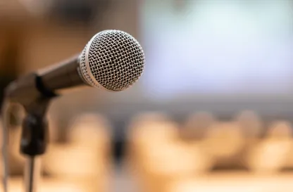Aktualności | Uniwersytet WSB Merito Łódź: Mikrofon